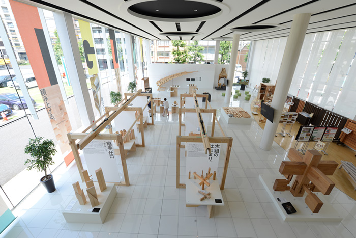 A full view of the Kigumi Exhibition from the 2nd floor (Panoramic view from 2nd floor)